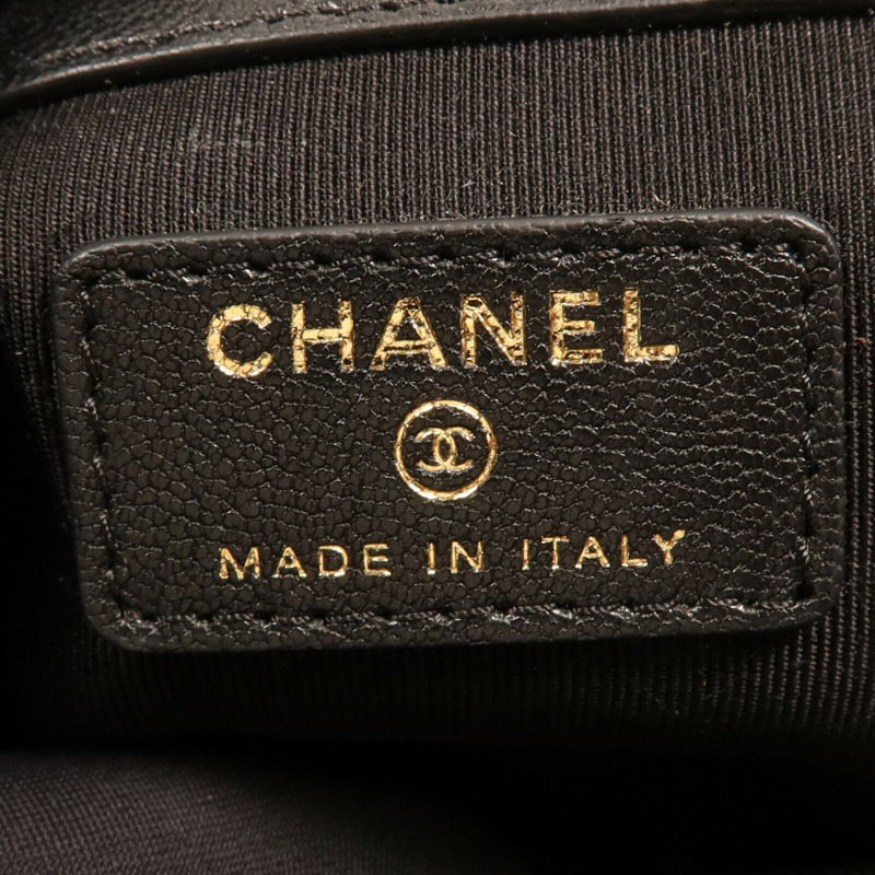 CHANEL 牛皮皮革Seasonal Clutch金扣手拿包-5