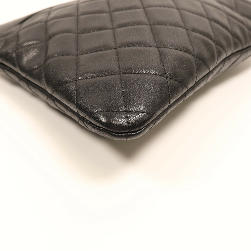 CHANEL 牛皮皮革Seasonal Clutch金扣手拿包-9
