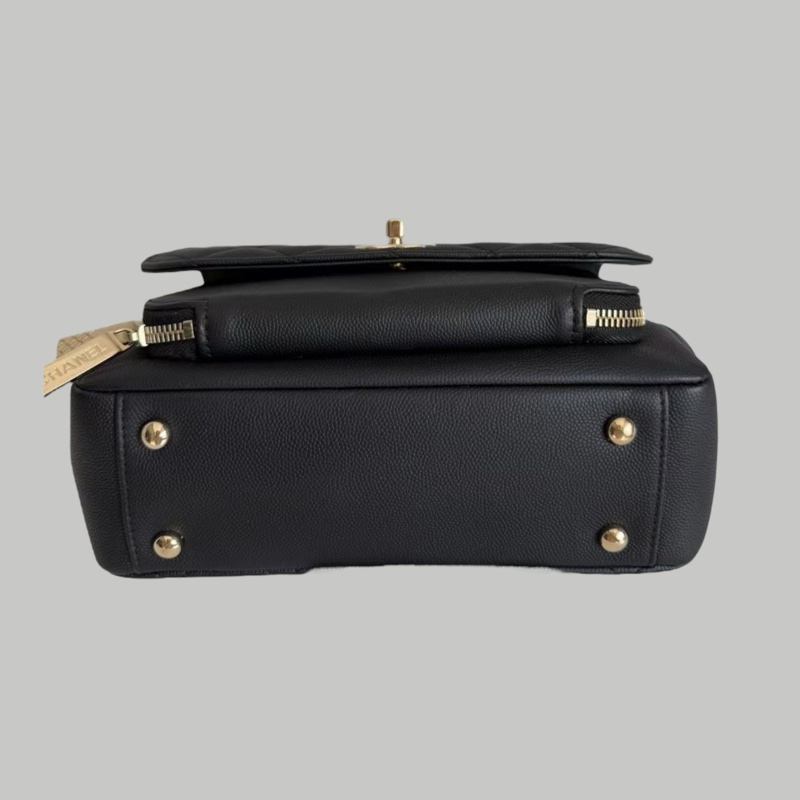 Chanel  Caviar Business Affinty 郵差包23cm-4