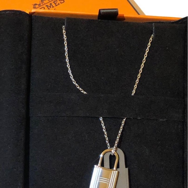 Hermes Kelly leather necklace-6