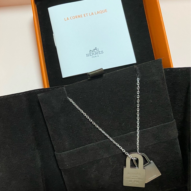 Hermes Kelly leather necklace-7