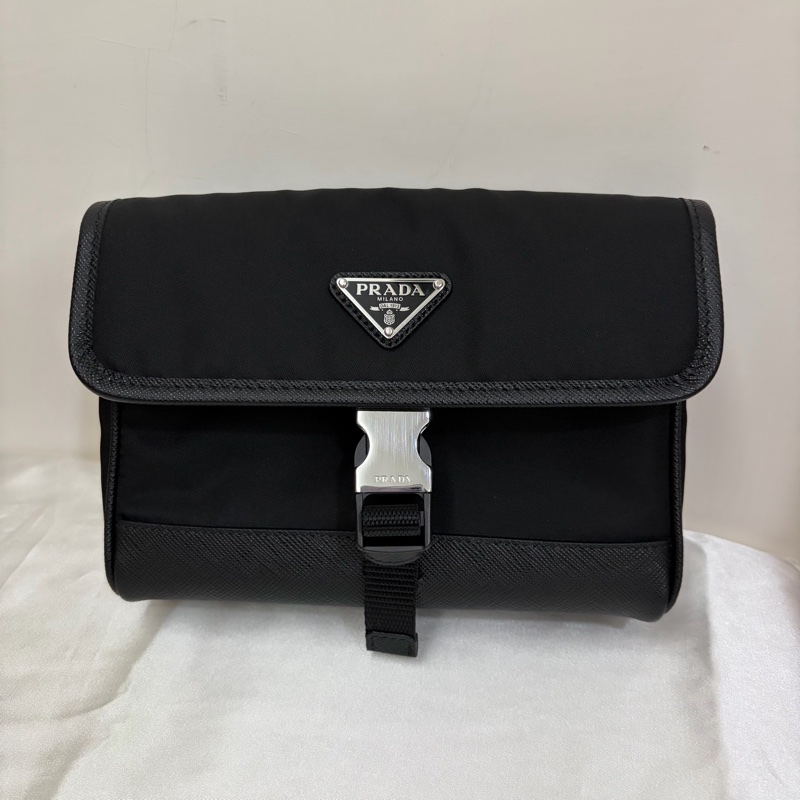 Prada側背手機包-1