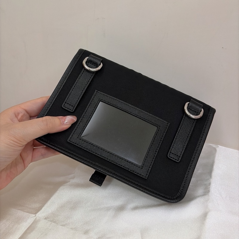 Prada側背手機包-2