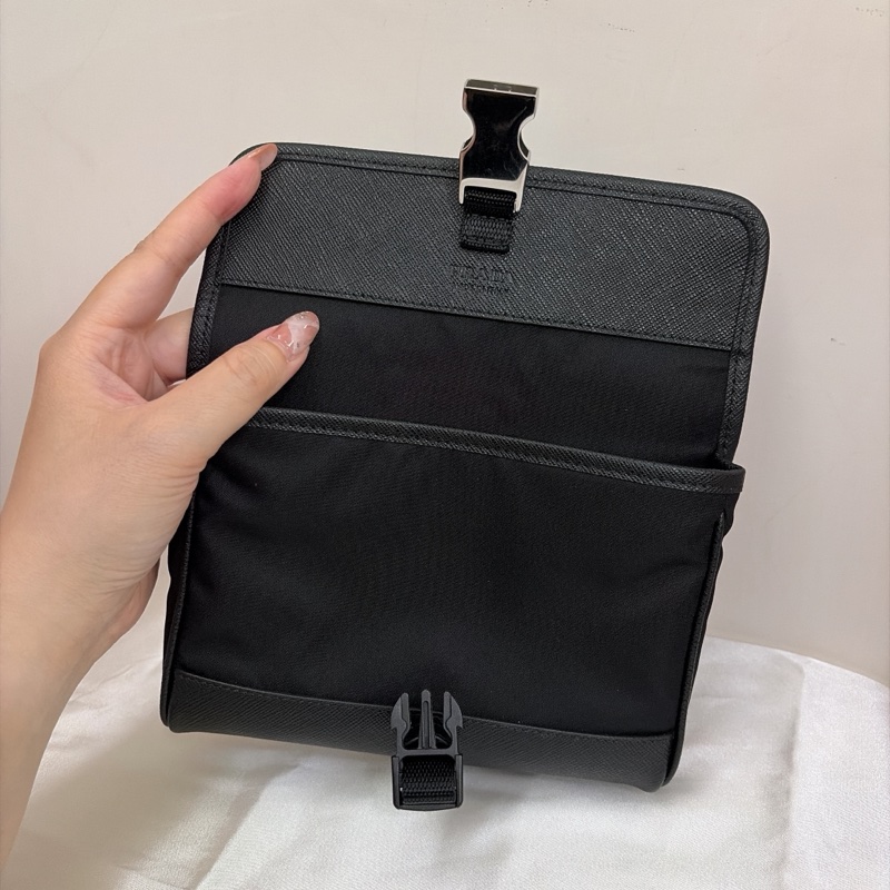 Prada側背手機包-7