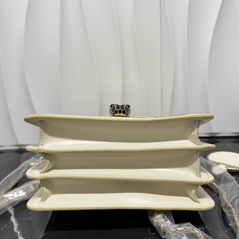 寶格麗 BVLGARI 蛇頭風琴包手提,單肩晚宴包, Million chain 圖案 小牛皮斜挎包 黑瑪瑙眼黑白琺瑯蛇首搭扣 單肩包手提包 白瑪瑙色-3
