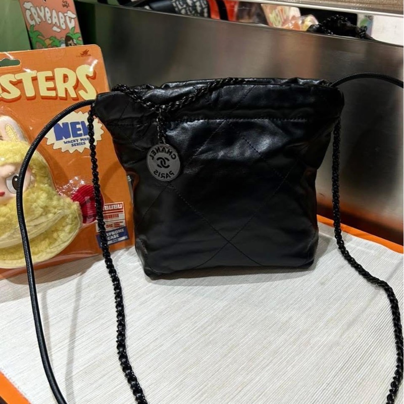 Chanel 22 mini so black calfskin-2