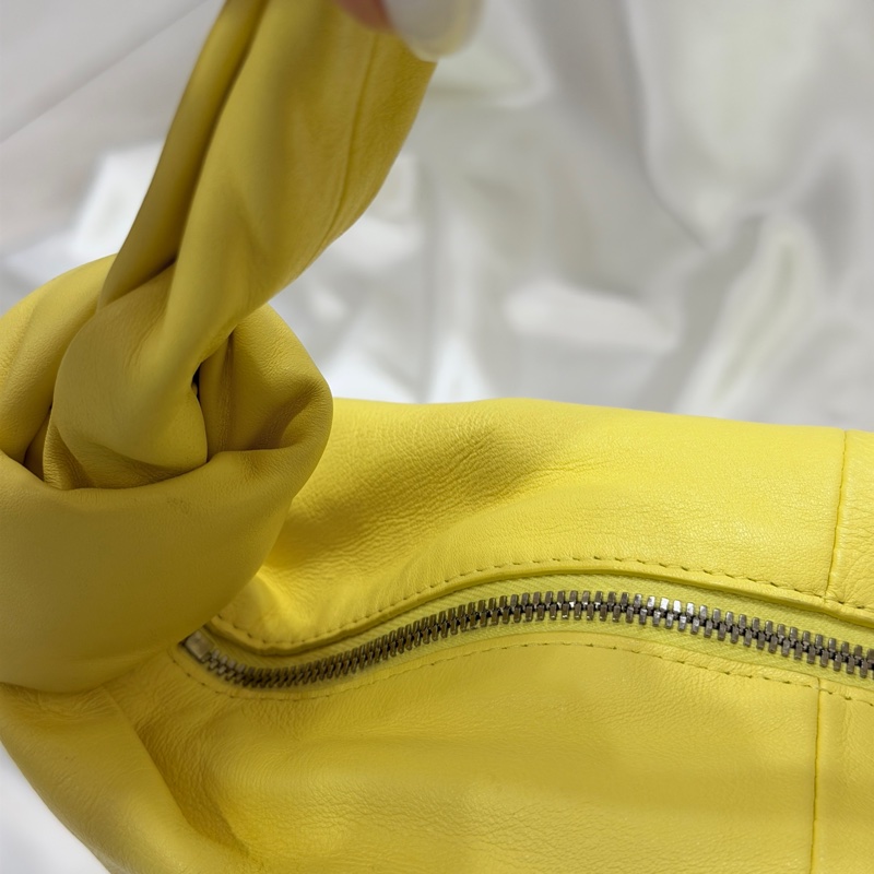 Bottega Veneta double knot 小雞黃 mini-16