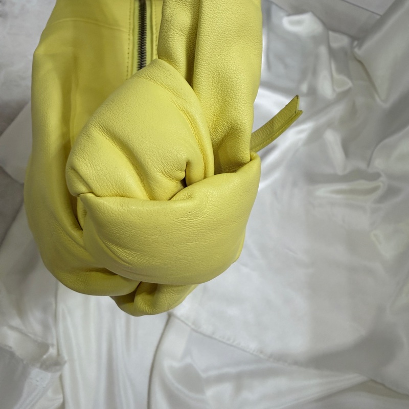 Bottega Veneta double knot 小雞黃 mini-18