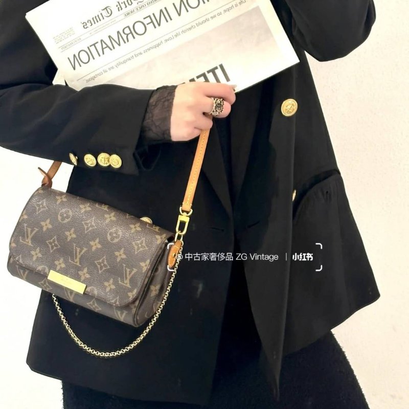 LV 經典老花M40717 🎀現品實拍 🎀 Favorite PM (小) 經典花紋鍊條肩背包 斜背包~二手-8