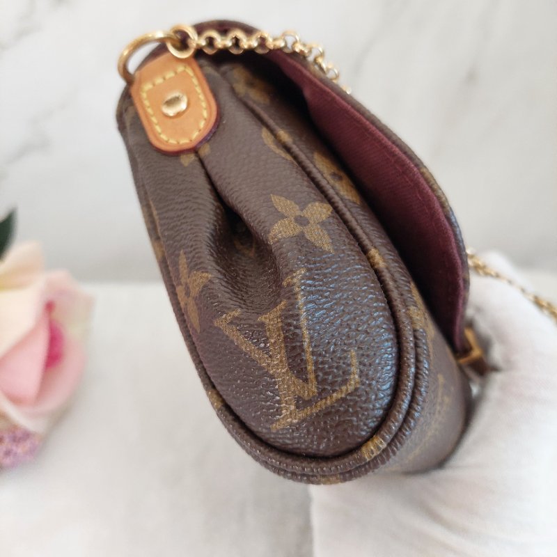 LV 經典老花M40717 🎀現品實拍 🎀 Favorite PM (小) 經典花紋鍊條肩背包 斜背包~二手-59