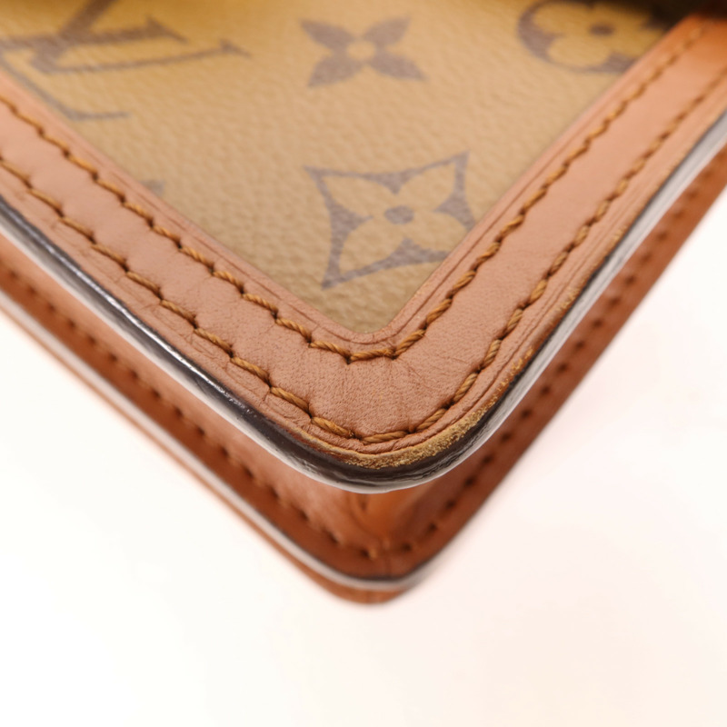 LOUIS VUITTON Monogram Reverse Mini Dauphine金扣肩背袋-9
