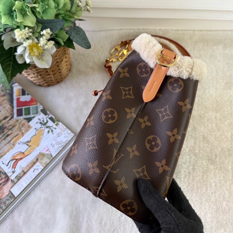 Cozygram NeoNoe BB 絨毛二用水桶包 M46319-4