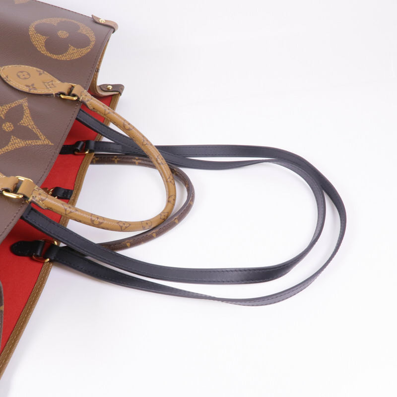 LOUIS VUITTON Monogram Giant/Reverse On The Go MM金扣手挽肩背兩用袋-6