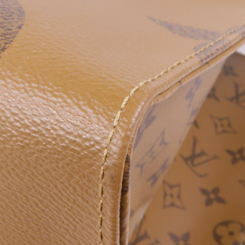 LOUIS VUITTON Monogram Giant/Reverse On The Go MM金扣手挽肩背兩用袋-9