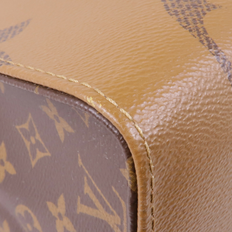 LOUIS VUITTON Monogram Giant/Reverse On The Go MM金扣手挽肩背兩用袋-10
