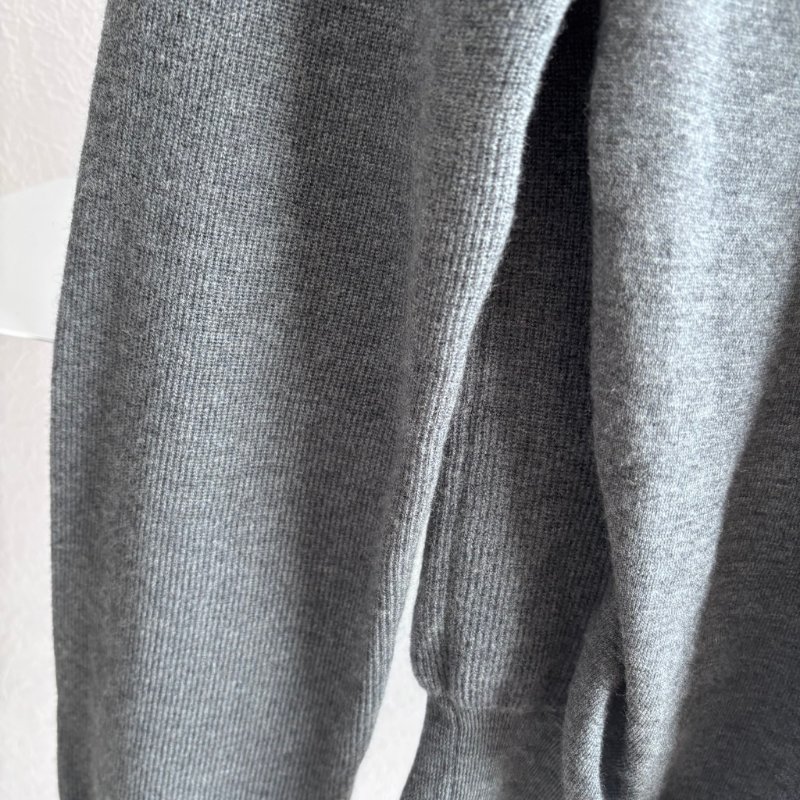 ::LOUIS VUITTON:: LV 灰色針織上衣 秋冬-7