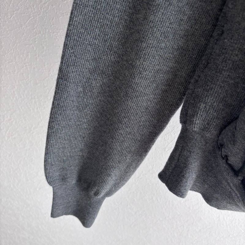 ::LOUIS VUITTON:: LV 灰色針織上衣 秋冬-17