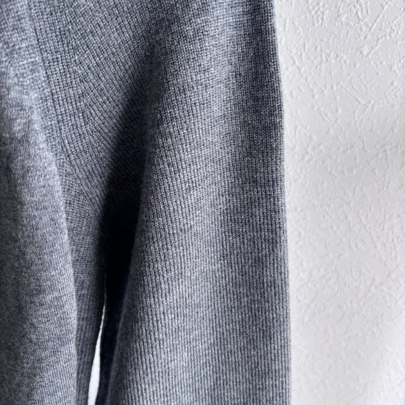 ::LOUIS VUITTON:: LV 灰色針織上衣 秋冬-19