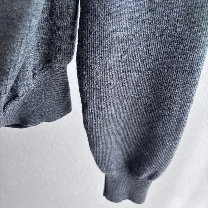 ::LOUIS VUITTON:: LV 灰色針織上衣 秋冬-21