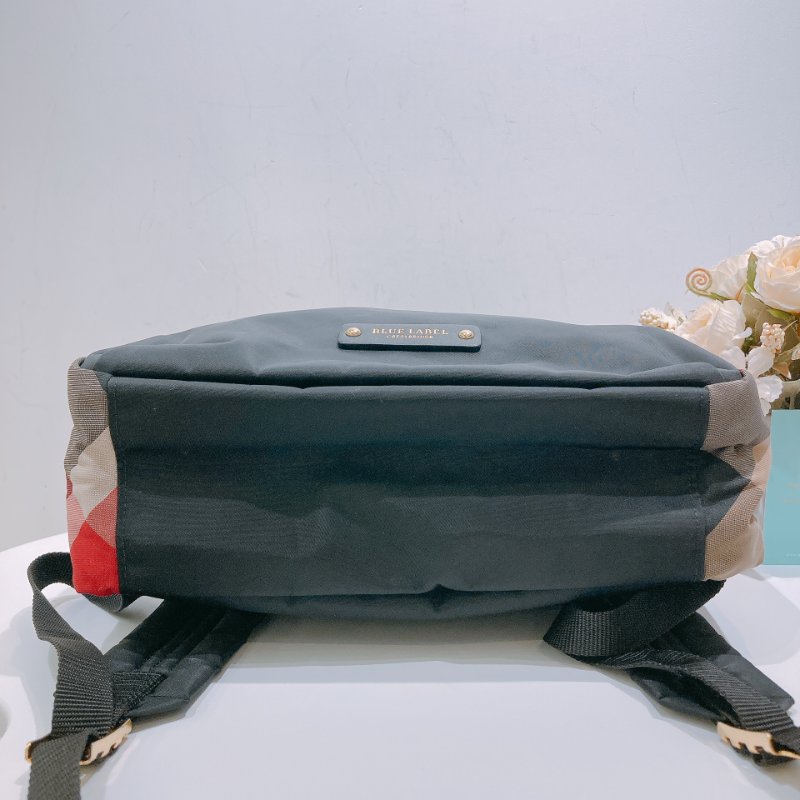 TW4486 Burberry巴寶莉 輕巧尼龍料背包 blue Label Nylon Backpack Black-4