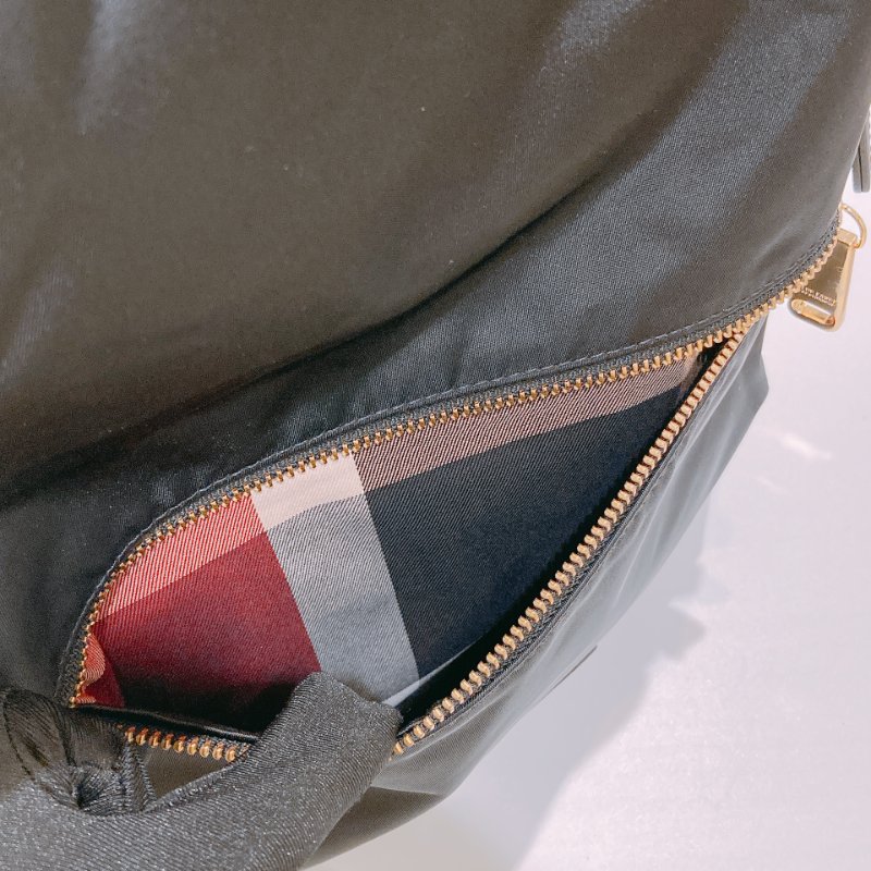 TW4486 Burberry巴寶莉 輕巧尼龍料背包 blue Label Nylon Backpack Black-18