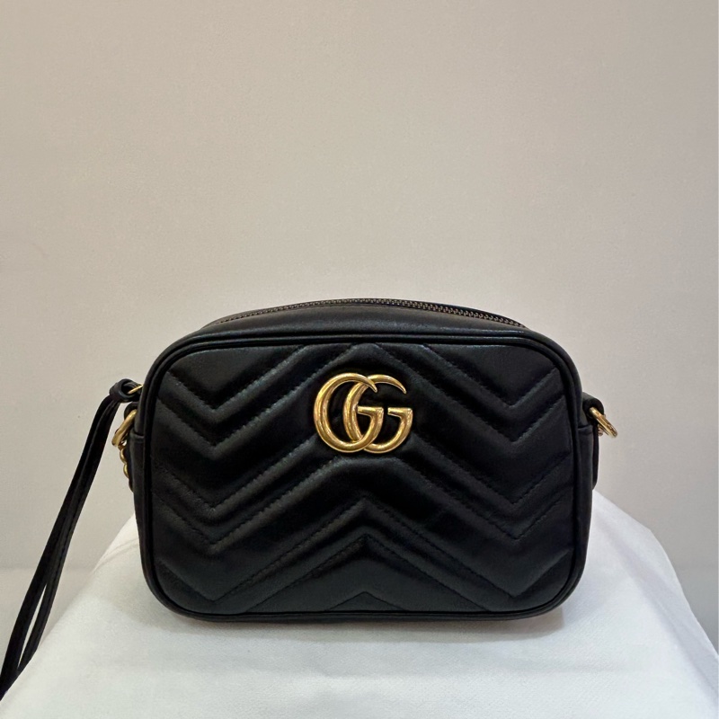 GUCCI黑牛皮金LOGO MARMONT相機包 小-0