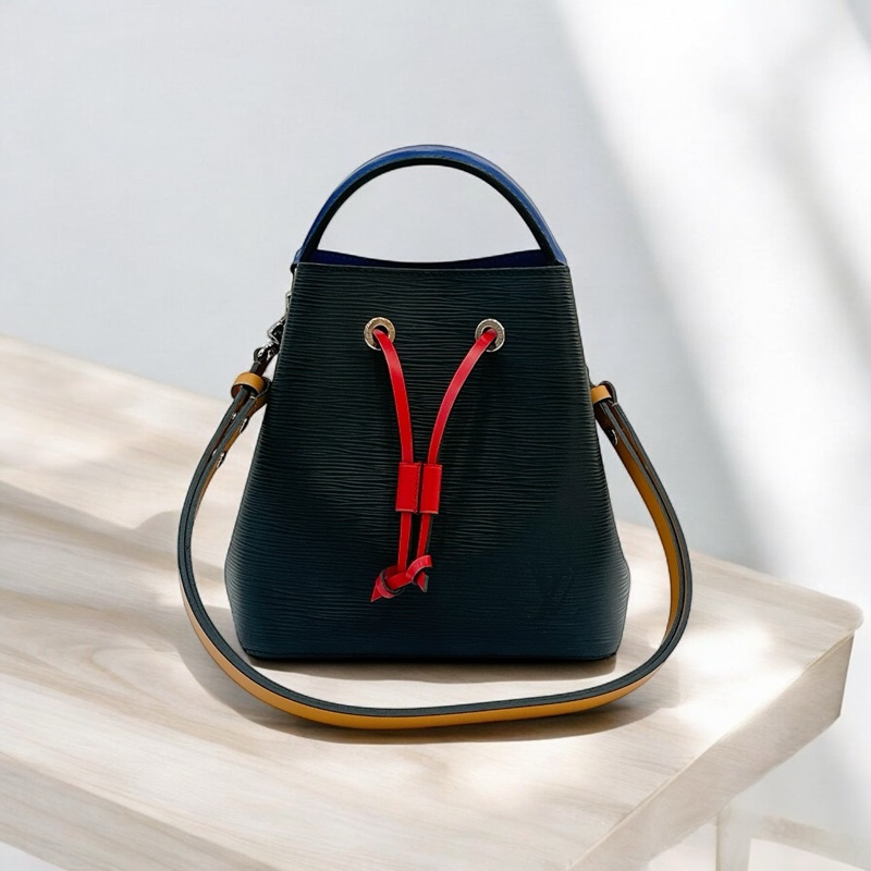 莉亞精品♡LV M25853 黑水波紋小水桶 二手-0