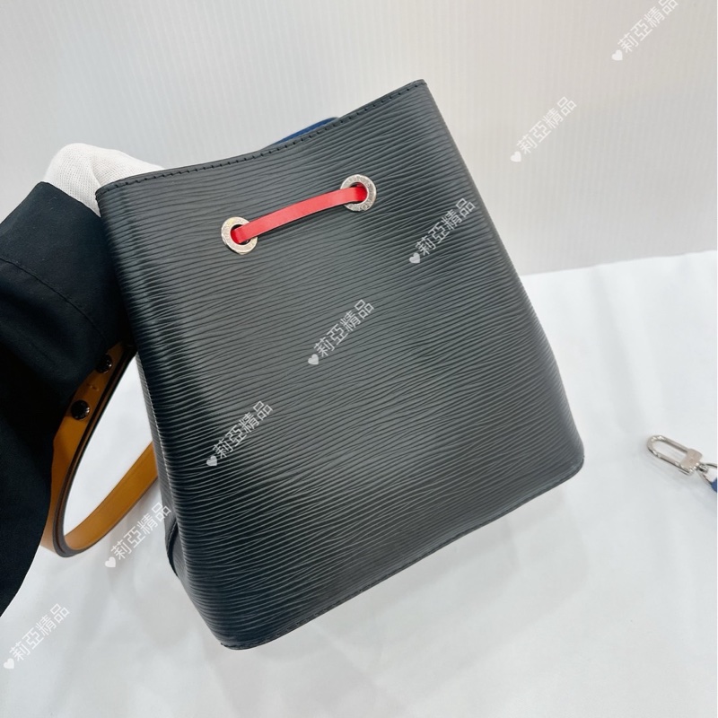 莉亞精品♡LV M25853 黑水波紋小水桶 二手-2