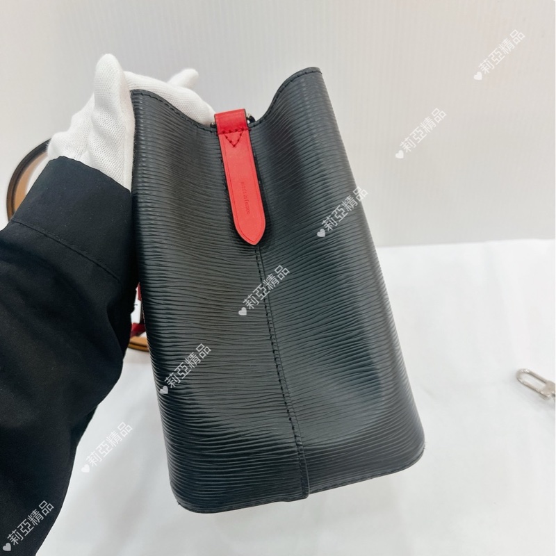 莉亞精品♡LV M25853 黑水波紋小水桶 二手-3