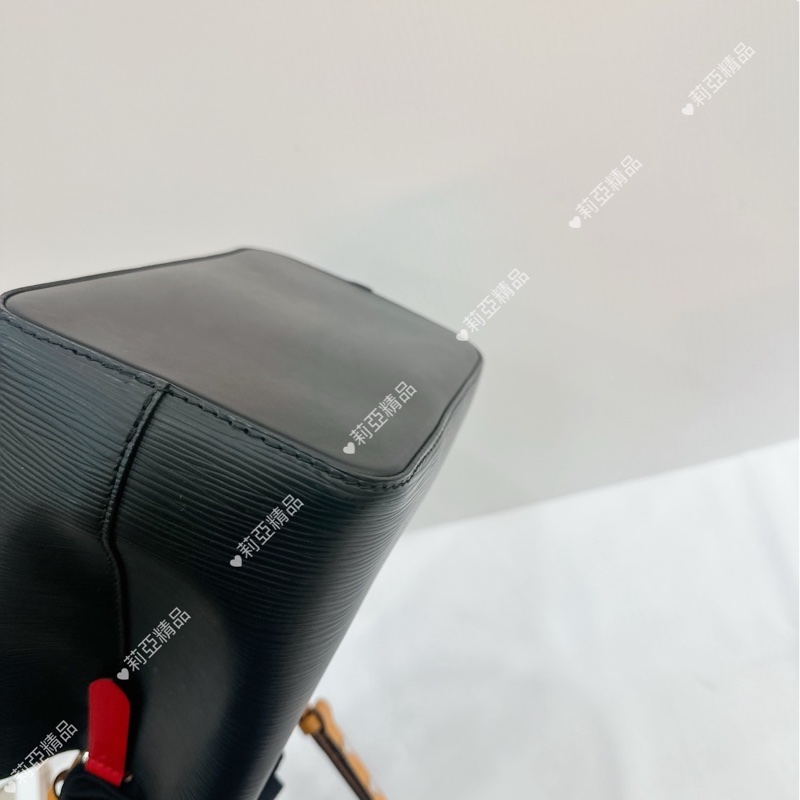 莉亞精品♡LV M25853 黑水波紋小水桶 二手-6