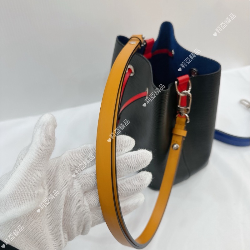 莉亞精品♡LV M25853 黑水波紋小水桶 二手-11