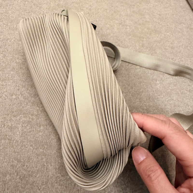 Pleats please 米色腰包-6