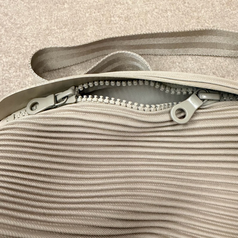 Pleats please 米色腰包-7