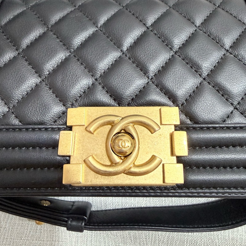 Chanel Boy-9