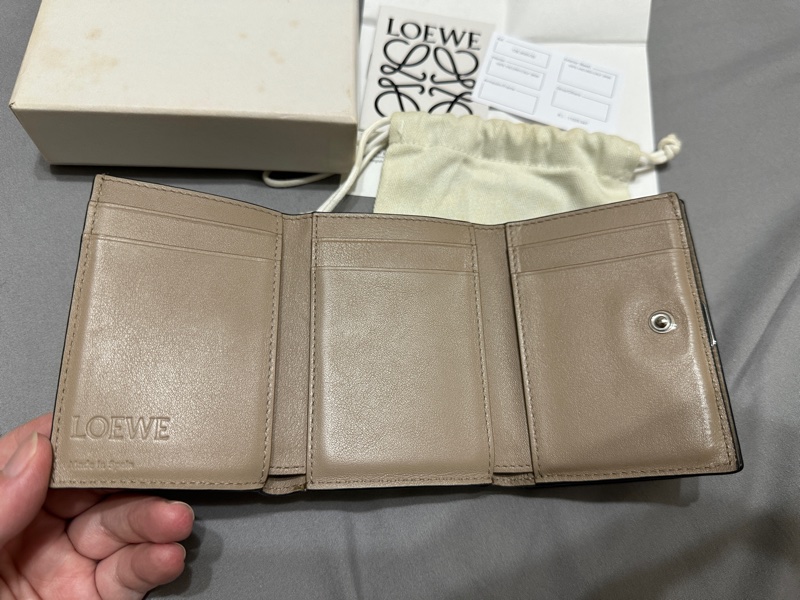 Loewe 短夾-1