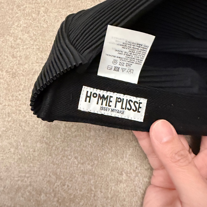 Homme Plisse 黑色棒球帽-3