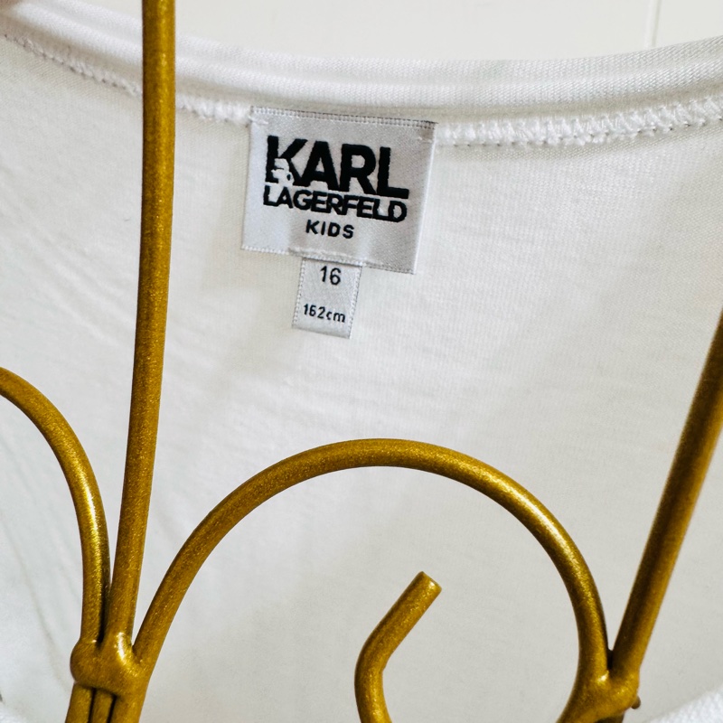 Karl 白t-1