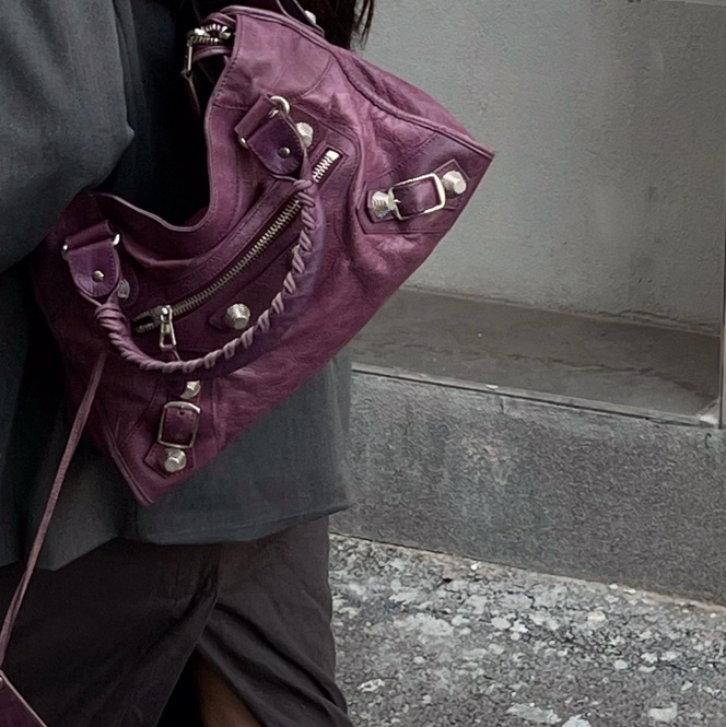 Balenciaga 中款機車包-5