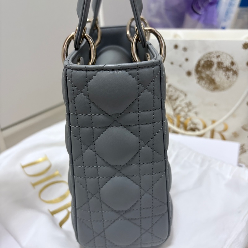 「配件齊全」Lady Dior 4格黛妃包 石灰色 小號 2022年微風廣場購入-3