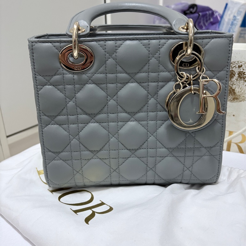 「配件齊全」Lady Dior 4格黛妃包 石灰色 小號 2022年微風廣場購入-6