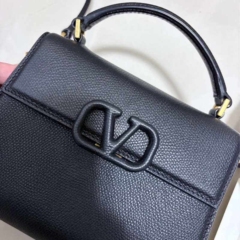 VALENTINO Garavani VSLING 粒面小牛皮 黑色-0