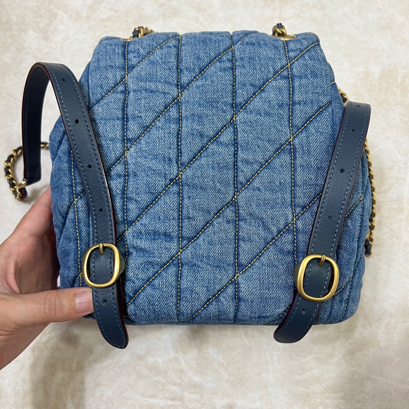 COACH TABBY 絎縫單寧牛仔鏈帶斜背/後背兩用包(單寧藍色)-1