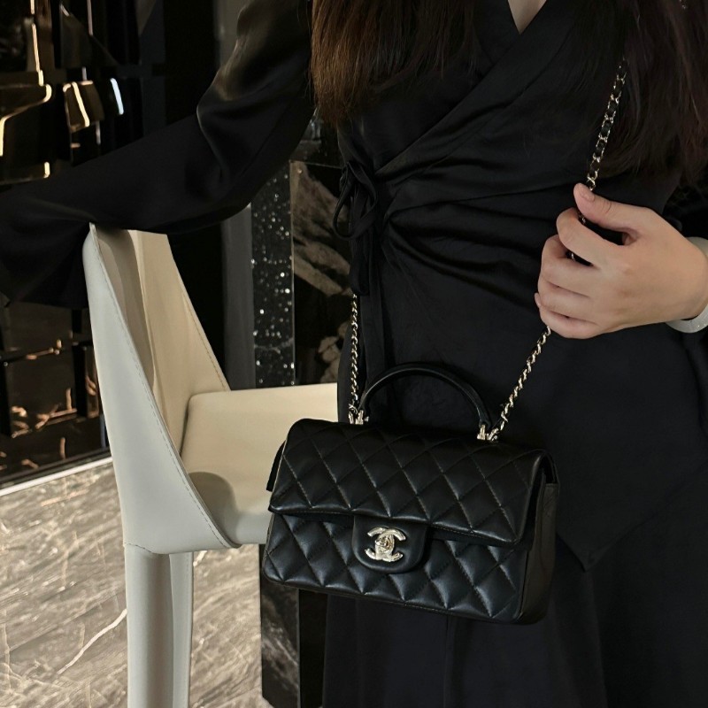 香奈兒 Chanel cf mini handle 20公分

黑金 晶片款-1