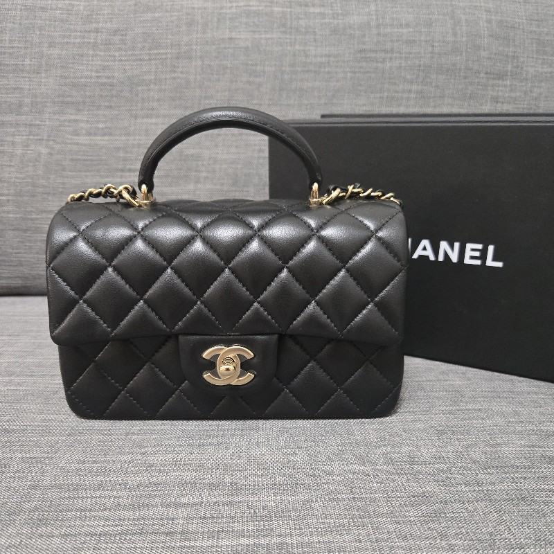 香奈兒 Chanel cf mini handle 20公分

黑金 晶片款-5