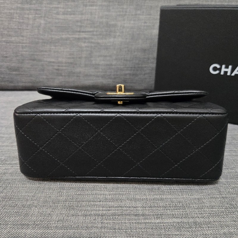 香奈兒 Chanel cf mini handle 20公分

黑金 晶片款-17