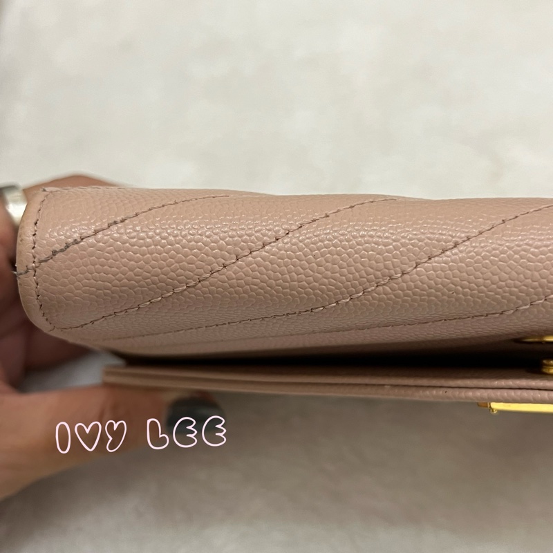 SAINT LAURENT YSL 聖羅蘭 山形紋 魚子醬 粉色 荔枝皮金字logo釦式長夾 正品 二手精品-26