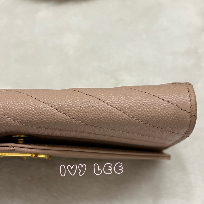 SAINT LAURENT YSL 聖羅蘭 山形紋 魚子醬 粉色 荔枝皮金字logo釦式長夾 正品 二手精品-27