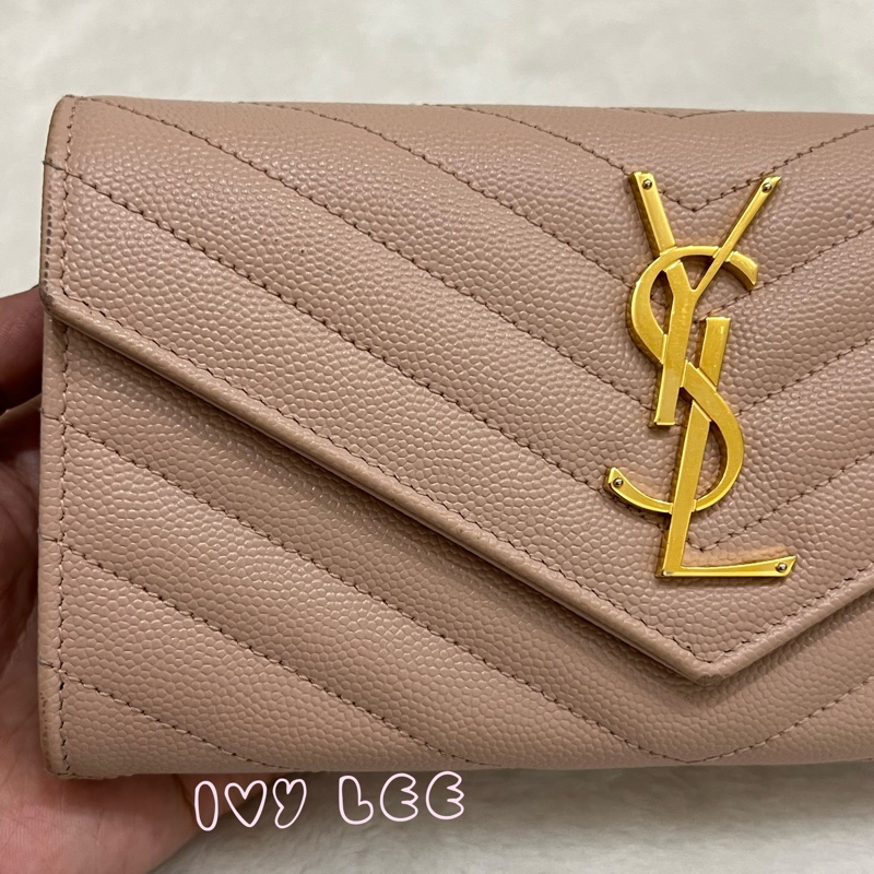 SAINT LAURENT YSL 聖羅蘭 山形紋 魚子醬 粉色 荔枝皮金字logo釦式長夾 正品 二手精品-32