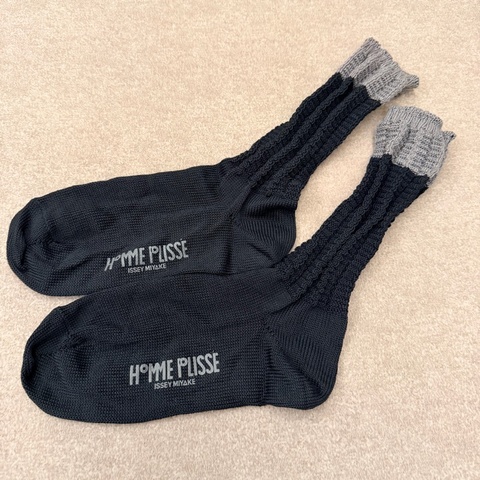 Homme Plisse 皺摺長襪 黑色