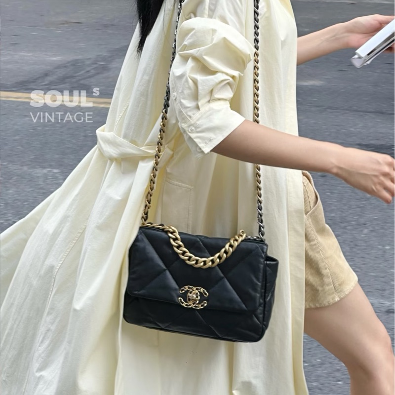 #全新帶膜 #全配🈶台灣購證 #芯片款 香奈兒黑金19bag小號-6